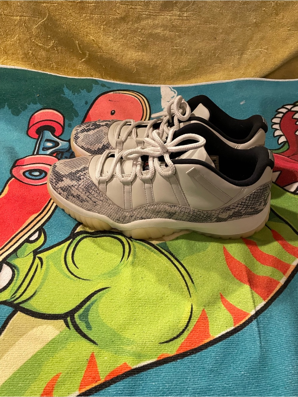 Jordan 11 low IE Snake Skin